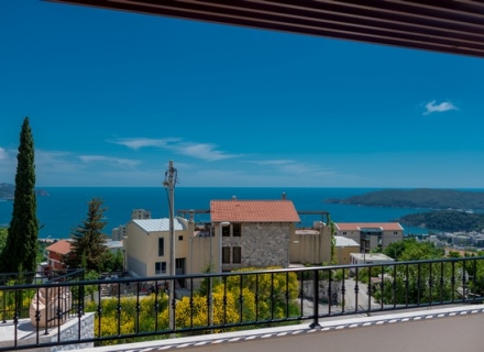 Becici'de Yeni Villa, Karadağ da satılık havuzlu villa, Karadağ da satılık deniz manzaralı villa, Becici satılık müstakil ev
