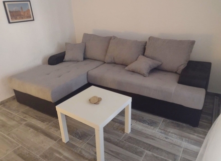 Slatka kuća u Bečićima sa pogledom na more, prodaja kuća Crna Gora, kupiti vilu u Region Budva, vila blizu mora Becici