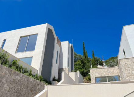 Tivat'ta modern şehir evi, Karadağ Villa Fiyatları Karadağ da satılık ev, Montenegro da satılık ev, Karadağ satılık villa