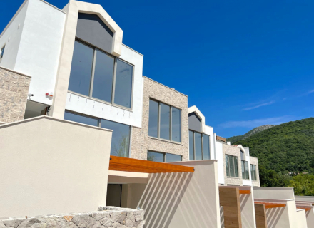 Tivat'ta modern şehir evi, Karadağ satılık ev, Karadağ satılık müstakil ev, Karadağ Ev Fiyatları