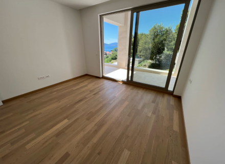 Tivat'ta modern şehir evi, Region Tivat satılık müstakil ev, Region Tivat satılık villa