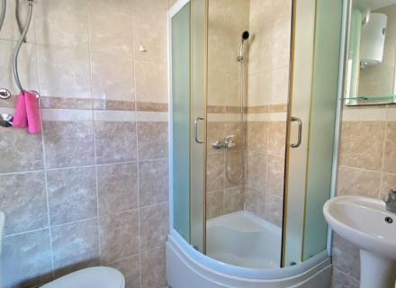 Kuća u Sutomoru je idealna za izdavanje apartmana kao mini hotel., Region Bar and Ulcinj kupiti kuću, Bar kuća prodaja