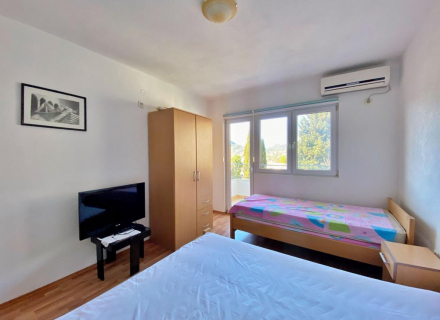 Kuća u Sutomoru je idealna za izdavanje apartmana kao mini hotel., kuća blizu mora Crna Gora, kuća Crna Gora prodaja, kuća Crna Gora