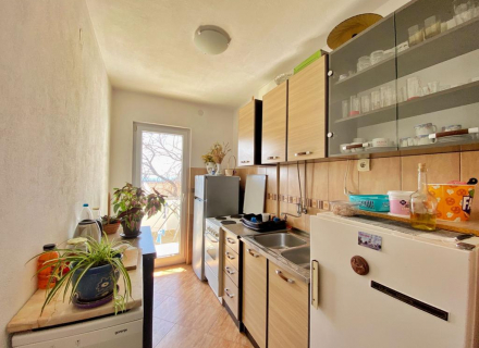 Kuća u Sutomoru je idealna za izdavanje apartmana kao mini hotel., prodaja kuća Crna Gora, kupiti vilu u Region Bar and Ulcinj, vila blizu mora Bar