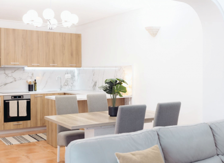 Zwei-Zimmer-Apartment in Sv. Stefan mit Meerblick, Wohnungen in Montenegro kaufen, Wohnungen zur Miete in Sveti Stefan kaufen