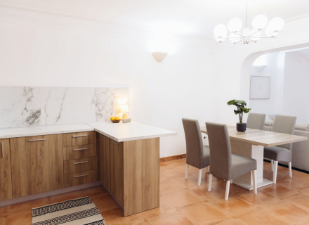 Zwei-Zimmer-Apartment in Sv. Stefan mit Meerblick, Wohnung mit Meerblick zum Verkauf in Montenegro, Wohnung in Sveti Stefan kaufen, Haus in Region Budva kaufen