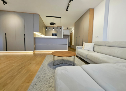 Apartament z trzema sypialniami w Budvie z widokiem na miasto, mieszkanie na sprzedaż w Region Budva, sprzedam mieszkanie w Budva, kup dom w Czarnogórze
