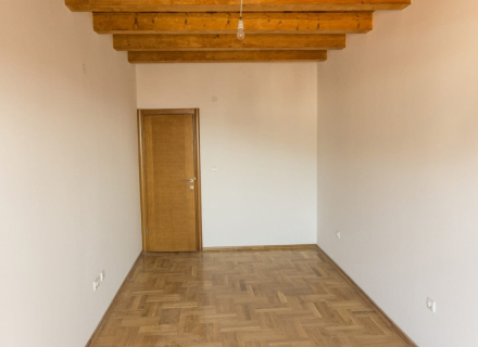 Četvorosoban stan u Budvi sa pogledom na more, prodaja stanova u Crnoj Gori, stanovi u Crnoj Gori prodaja, prodaja stana u Region Budva