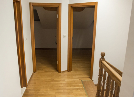Četvorosoban stan u Budvi sa pogledom na more, stanovi u Crnoj Gori, stanovi sa visokim potencijalom zakupa u Crnoj Gori, apartmani u Crnoj Gori