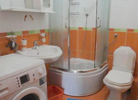 Vila sa apartmanima u Bečićima, kuća blizu mora Crna Gora, kuća Crna Gora prodaja, kuća Crna Gora