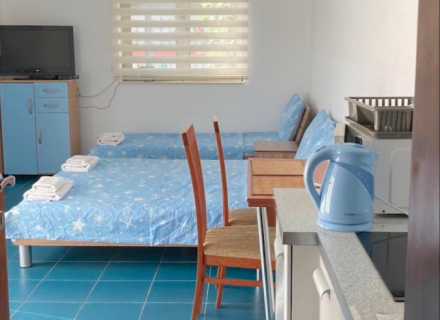 Vila sa apartmanima u Bečićima, Becici kuća kupiti, kupiti kuću u Crnoj Gori, kuća s pogledom na more u Crnoj Gori