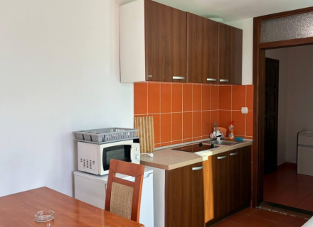 Vila sa apartmanima u Bečićima, Nekretnine Crna Gora, nekretnine u Crnoj Gori, Region Budva prodaja kuća