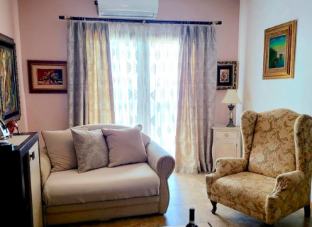 Rafailovici'de İki Yatak Odalı Daire, becici satılık daire, Karadağ da ev fiyatları, Karadağ da ev almak