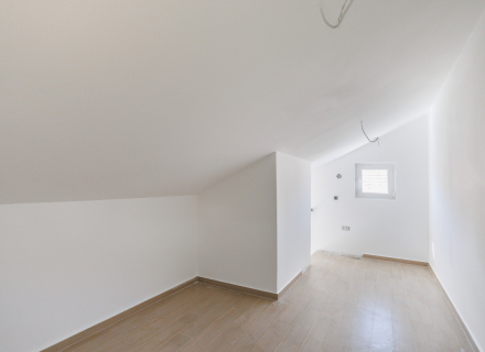 Moderne Maisonette-Wohnung in Đenovići zu verkaufen – in der Nähe von Portonovi, Wohnungen in Montenegro kaufen, Wohnungen zur Miete in Baosici kaufen