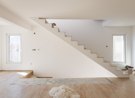 Moderne Maisonette-Wohnung in Đenovići zu verkaufen – in der Nähe von Portonovi, Wohnung mit Meerblick zum Verkauf in Montenegro, Wohnung in Baosici kaufen, Haus in Herceg Novi kaufen