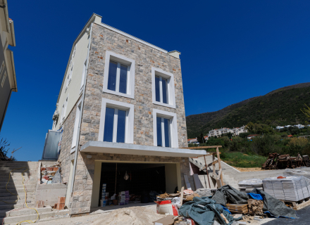 Moderne Maisonette-Wohnung in Đenovići zu verkaufen – in der Nähe von Portonovi, Verkauf Wohnung in Baosici, Haus in Montenegro kaufen
