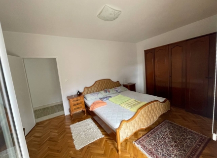 Herceg Novi'nin ilk satırında büyük daire, karadağ da kira getirisi yüksek satılık evler, avrupa'da satılık otel odası, otel odası Avrupa'da