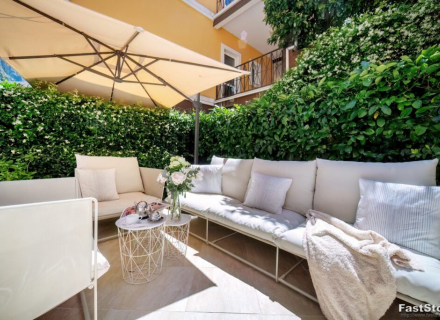 Zwei-Zimmer-Wohnung mit schönem Garten in Orahovac, Wohnungen in Montenegro kaufen, Wohnungen zur Miete in Dobrota kaufen
