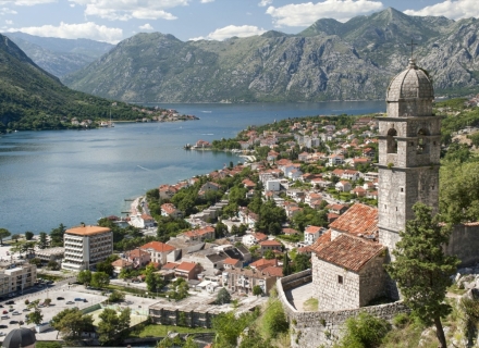 Stan u novom kompleksu u Dobroti, Nekretnine u Crnoj Gori, prodaja nekretnina u Crnoj Gori, stanovi u Kotor-Bay