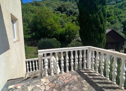 Dreistöckige Villa in Budva mit Meerblick, Haus mit Meerblick zum Verkauf in Montenegro, Haus in Montenegro kaufen