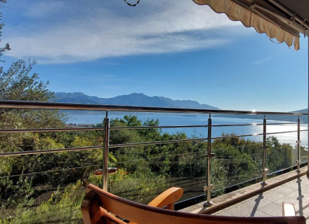 Apartament z 2 sypialniami i widokiem na morze, Djenovici, Herceg Novi, mieszkanie na sprzedaż w Herceg Novi, sprzedam mieszkanie w Baosici, kup dom w Czarnogórze