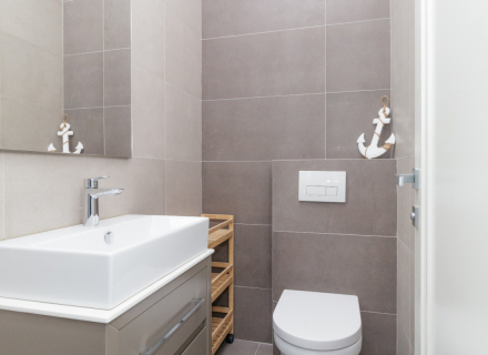 Luxuriöses Apartment mit zwei Schlafzimmern und Garage im Zentrum von Tivat, Montenegro Immobilien, Immobilien in Montenegro, Wohnungen in Region Tivat