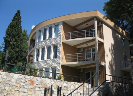 Verkauf einer schönen Villa in Bar, Green Belt
Villa 420 m2 auf einem Grundstück von 680 m2 mit teuren Möbeln.