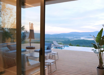 Tivat'ta 1 aile için yeni Beautiful Projectorta iki katlı villa, Region Tivat satılık müstakil ev, Region Tivat satılık villa