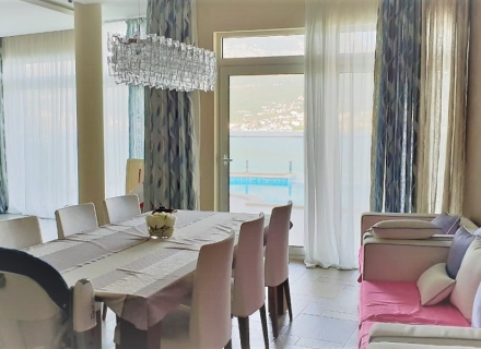 Luksuzna vila sa plažom i bazenom - Njivice, Herceg Novi, prodaja kuća Crna Gora, kupiti vilu u Herceg Novi, vila blizu mora Baosici