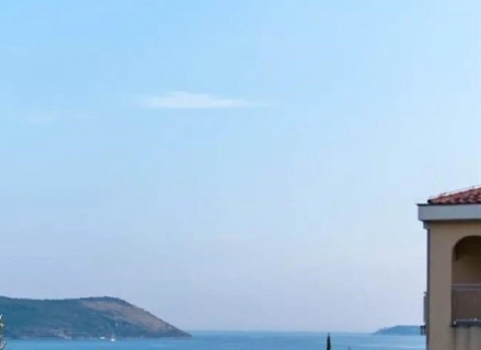 Luksuzan Stan sa vrtom i Terasom koji se nalazi u blizini mora u Herceg - Novi, Nekretnine u Crnoj Gori, prodaja nekretnina u Crnoj Gori, stanovi u Herceg Novi