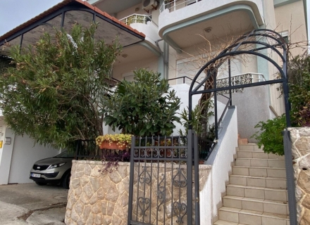 Prostrana kuća sa pogledom na more u Utehi, Nekretnine Crna Gora, nekretnine u Crnoj Gori, Region Bar and Ulcinj prodaja kuća