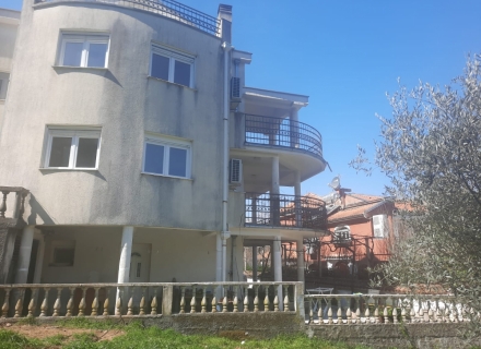 Stoliv'de deniz manzaralı geniş ev, Karadağ Villa Fiyatları Karadağ da satılık ev, Montenegro da satılık ev, Karadağ satılık villa