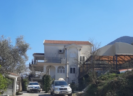 Stoliv'de deniz manzaralı geniş ev, Karadağ Villa Fiyatları Karadağ da satılık ev, Montenegro da satılık ev, Karadağ satılık villa