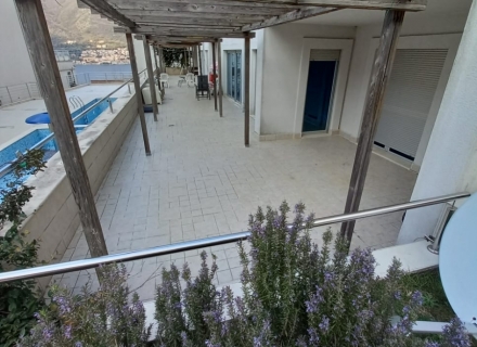 Dobrota'da yüzme havuzlu bir komplekste iki yatak odalı daire Kotor, Kotor-Bay da ev fiyatları, Kotor-Bay satılık ev fiyatları, Kotor-Bay ev almak