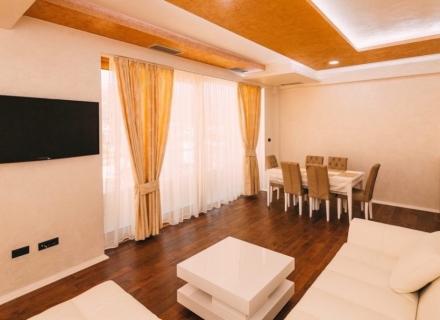 Dvosoban stan u Budvi samo 100m od mora., Nekretnine u Crnoj Gori, prodaja nekretnina u Crnoj Gori, stanovi u Region Budva