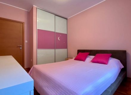 Apartment mit zwei Schlafzimmern und Meerblick in Stoliv, Montenegro Immobilien, Immobilien in Montenegro, Wohnungen in Kotor-Bay