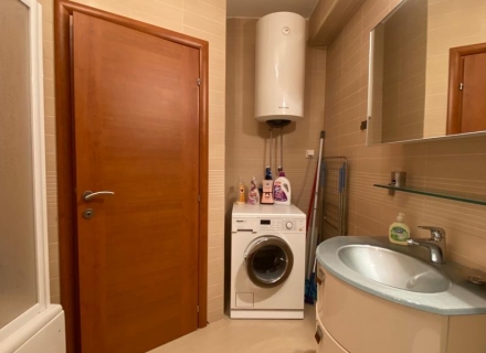 Apartment mit zwei Schlafzimmern und Meerblick in Stoliv, Wohnungen in Montenegro kaufen, Wohnungen zur Miete in Dobrota kaufen