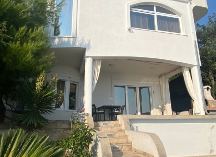 Prelepa vila sa privatnom plažom iza Bara, Region Bar and Ulcinj kupiti kuću, Bar kuća prodaja