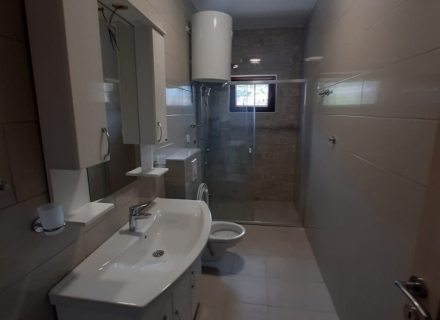 Apartment mit drei Schlafzimmern im Zentrum von Tivat, Wohnungen in Montenegro, Wohnungen mit hohem Mietpotential in Montenegro kaufen
