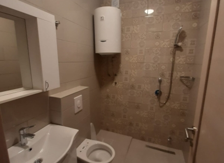 Apartment mit drei Schlafzimmern im Zentrum von Tivat, Wohnungen in Montenegro kaufen, Wohnungen zur Miete in Bigova kaufen