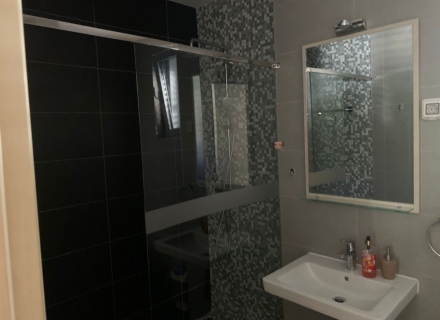 SPRZEDANE! Przestronne mieszkanie z dwiema sypialniami w kompleksie z basenem, apartamenty w Czarnogórze, apartamenty o wysokim potencjale wynajmu w Czarnogórze kupić, apartamenty w Czarnogórze kupić