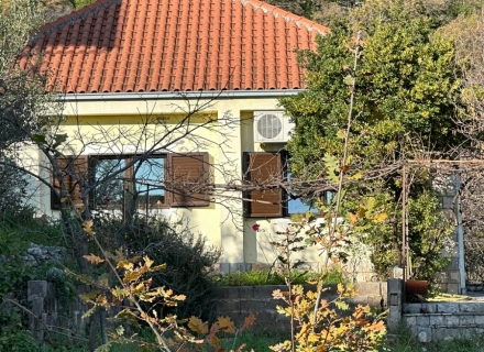 Sakin bir konumda rahat tek katlı ev, Kamenari, Karadağ Villa Fiyatları Karadağ da satılık ev, Montenegro da satılık ev, Karadağ satılık villa