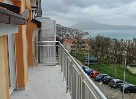Geräumige Wohnung Herceg Novi, Igalo, Verkauf Wohnung in Baosici, Haus in Montenegro kaufen