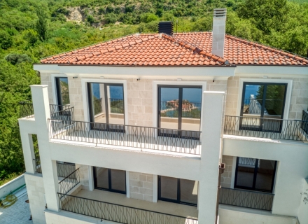 Schöne Villa mit Panoramablick auf das Meer nach Sv.Stefan, Montenegro Immobilien, Immobilien in Montenegro