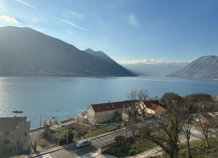 Luxusapartment mit zwei Schlafzimmern mit Panoramablick auf die Bucht von Kotor, Dobrota, Wohnungen in Montenegro kaufen, Wohnungen zur Miete in Dobrota kaufen