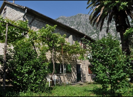 Dobrota, Kotor'da taş ev, Karadağ satılık ev, Karadağ satılık müstakil ev, Karadağ Ev Fiyatları