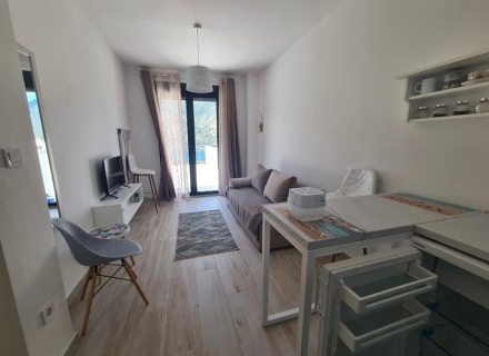 Apartman sa pogledom na more u Dobroti, Nekretnine u Crnoj Gori, prodaja nekretnina u Crnoj Gori, stanovi u Kotor-Bay