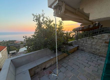Szeregowiec w Reževićach z panoramicznym widokiem na morze, kup dom w Czarnogórze, kup willę w Region Budva, Willa blisko morza Rezevici