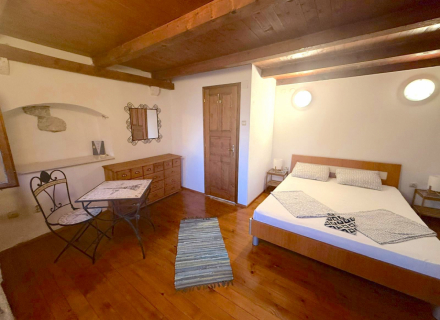 Szeregowiec w Reževićach z panoramicznym widokiem na morze, dom blisko morza Czarnogóra