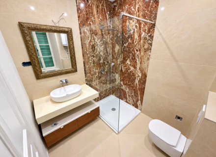 Restaurierte Steinvilla mit privatem Pool in Risan, Kotor, Villa in Kotor-Bay kaufen, Villa in der Nähe des Meeres Dobrota